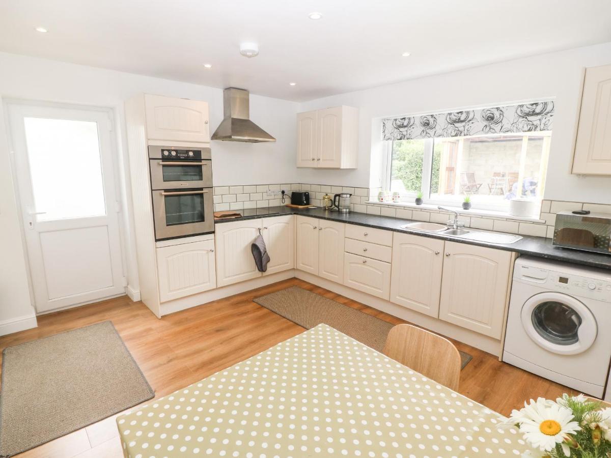 3 Green Terrace Gaerwen エクステリア 写真