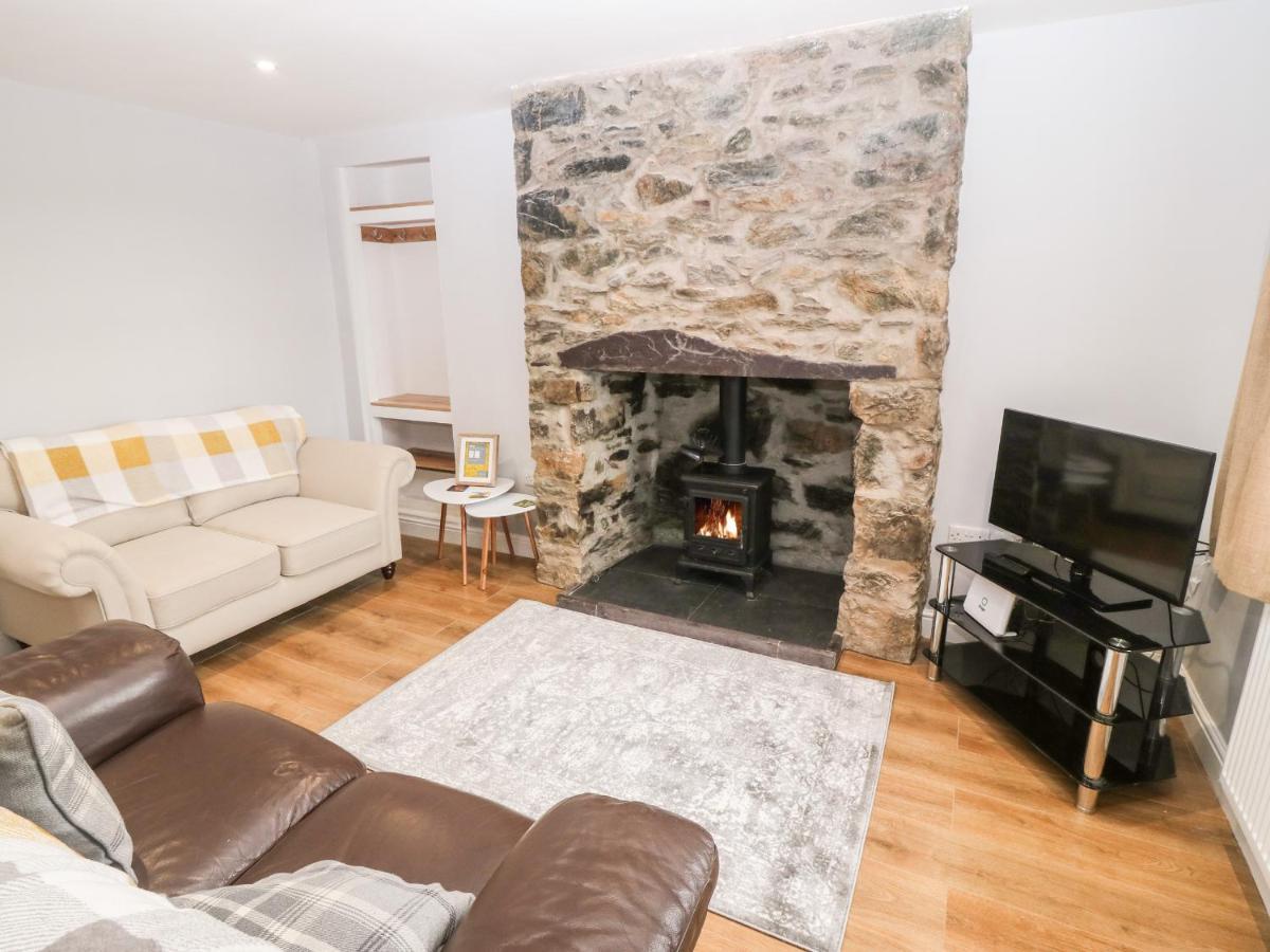 3 Green Terrace Gaerwen エクステリア 写真